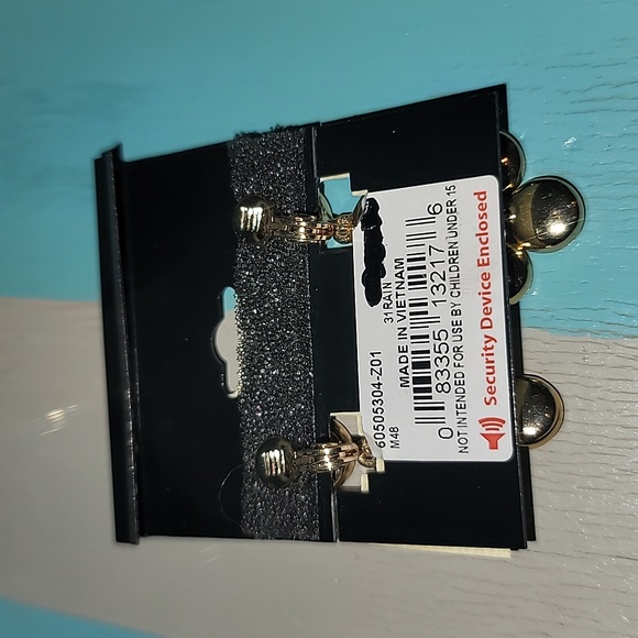 Napier EZ Comfort multicolor clip earrings. - Picture 2 of 6